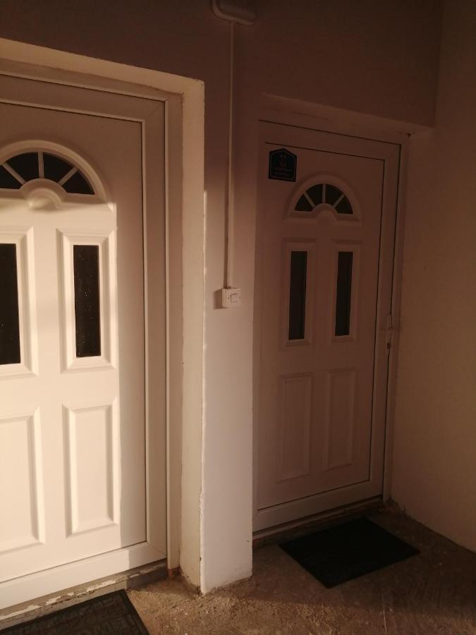 Gaga 1 Apartment Veliko Gradiste Exterior photo